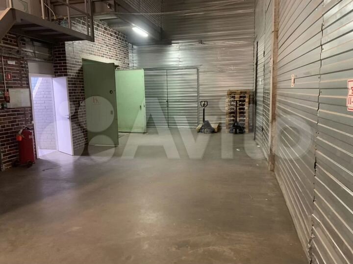 Теплый склад, 432 м². Грузовой лифт 5 тонн. Пандус