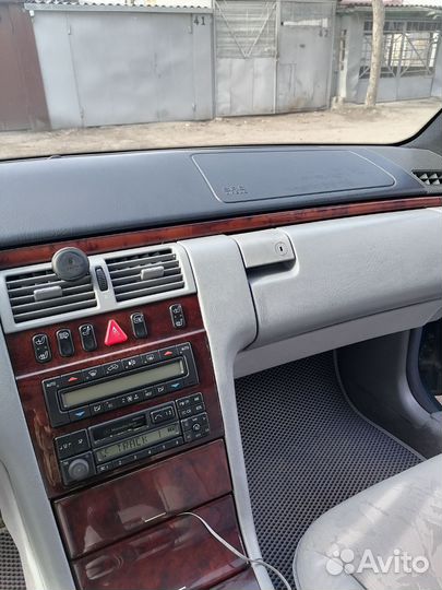 Mercedes-Benz E-класс 2.3 МТ, 1997, 400 000 км