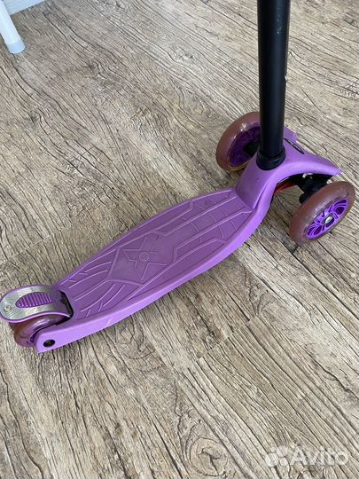 Самокат детский трехколесный со светящимися колес