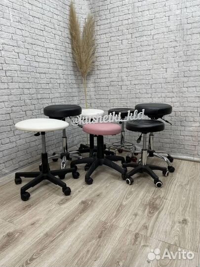 Стул мастера без спинки. Варианты разные