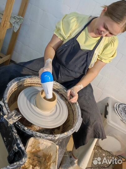 Мастер класс по керамике (гончарный круг, лепка)