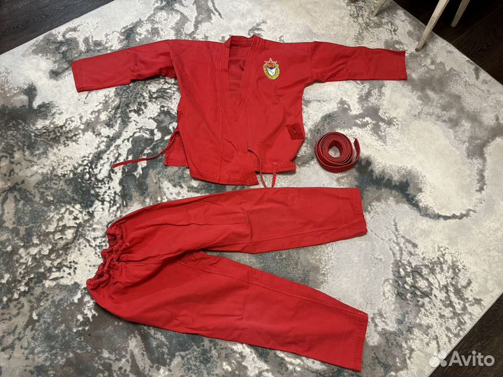 Кимоно, куртка и брюки для рукопашного боя