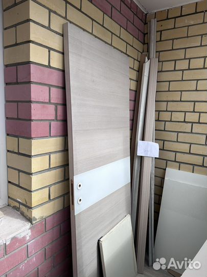 Двери деревянные 80 на 2 бежевые