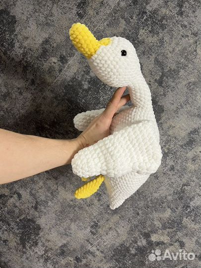 Вязанные сумки, игрушки ручной работы)