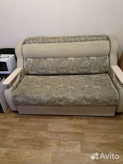 Стол письменный + диван