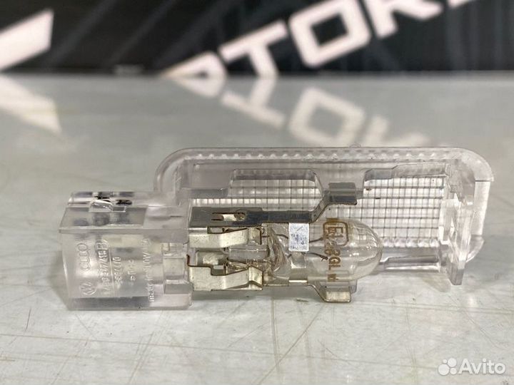 Плафон салона Audi A8 D3 BFM 2005