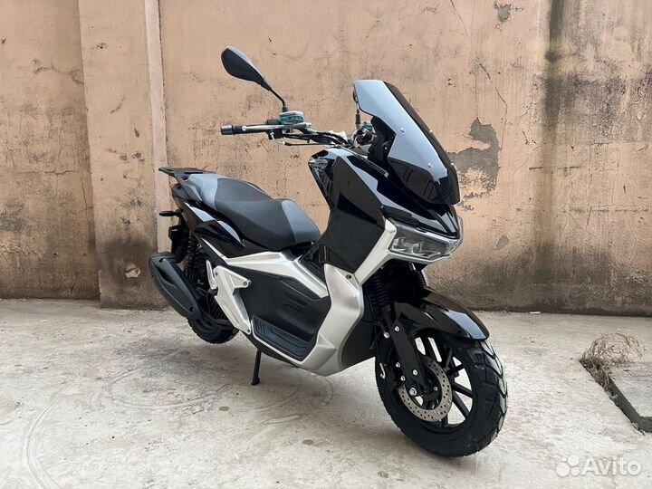 Скутер tracer ADV