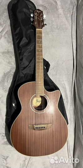 Акустическая гитара