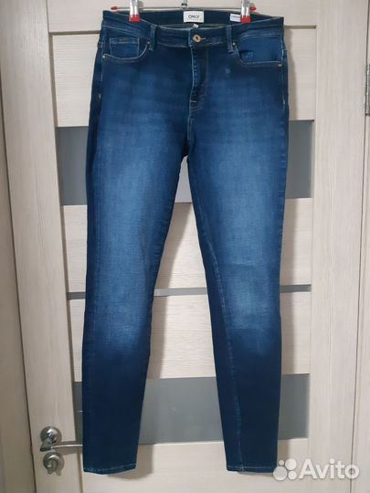 Джинсы женские