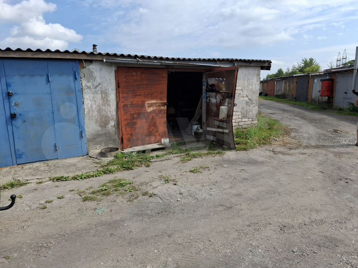 Гараж, > 30 м²