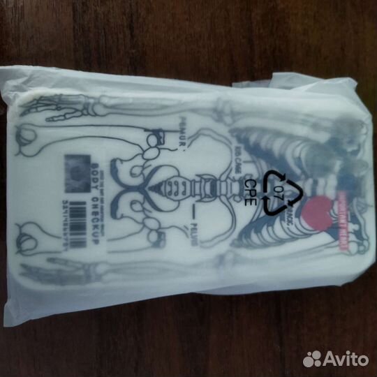 Чехол на iPhone 13