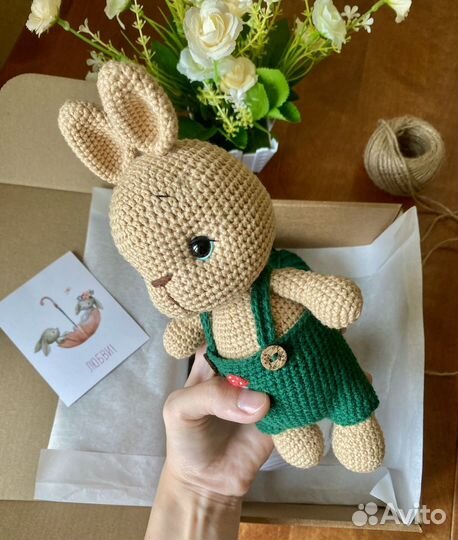 Вязанная игрушка зайка, ручная работа