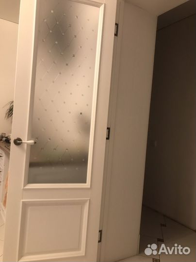 Дверь межкомнатная со стеклом белая