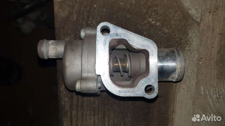 Корпус термостата лада Гранта Калина-2