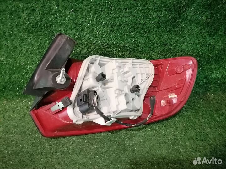 Фонарь (стоп сигнал) левый 8P4945095C Audi A3 8P б