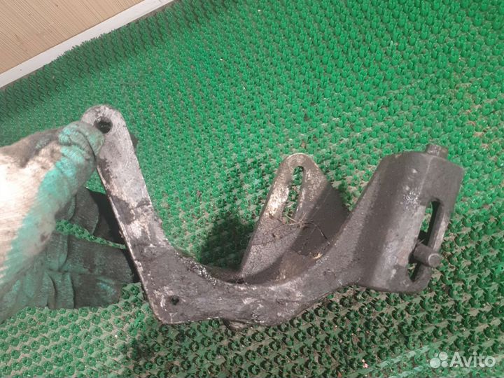 Кронштейн насоса гур Кронштейн Вояджер 2,4