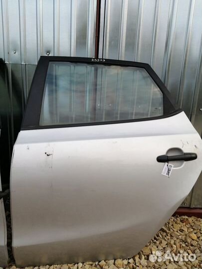 Дверь Задняя левая правая Хендай I30 в сборе