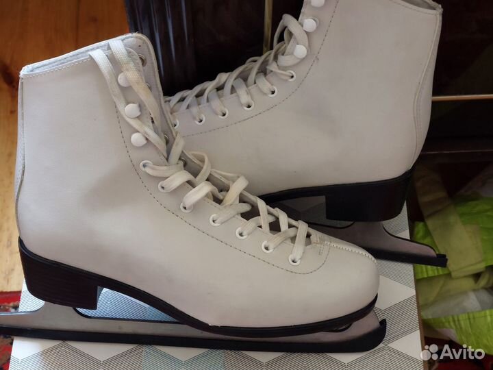 Коньки фигурные 39 размер