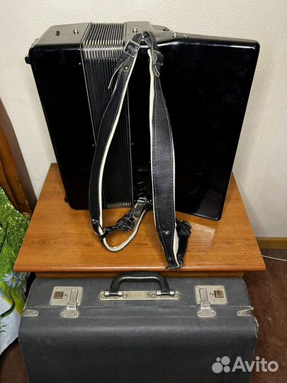 Аккордеон Royal Standard Meteor