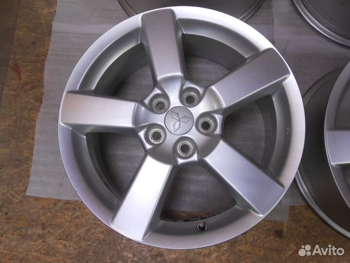 4 диска R18 Mitsubishi оригинал