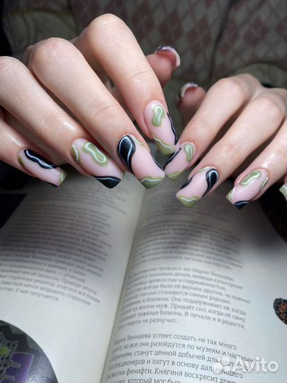 Наращивание ногтей, чистый маникюр