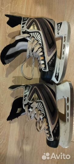 Коньки хоккейные