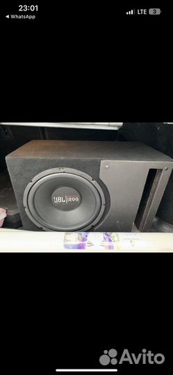 Сабвуфер JBL