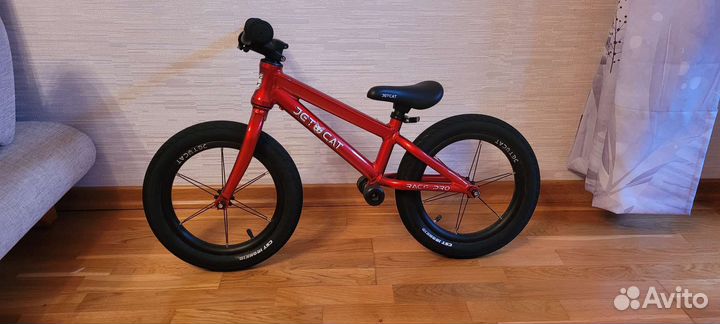 Беговел jet cat