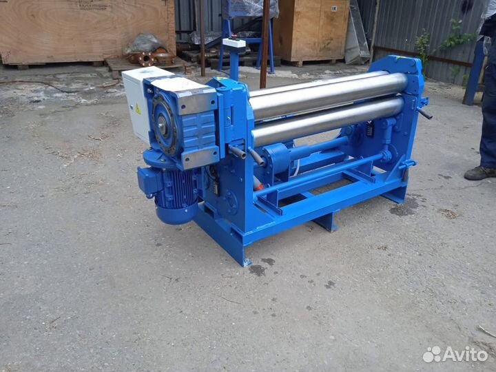Вальцовочный станок трехвалковый (листогиб,вальцы)