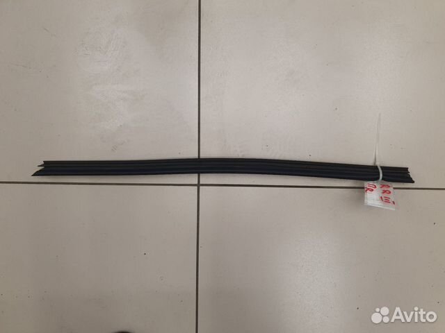 Накладка стекла переднего правого Land Rover Range