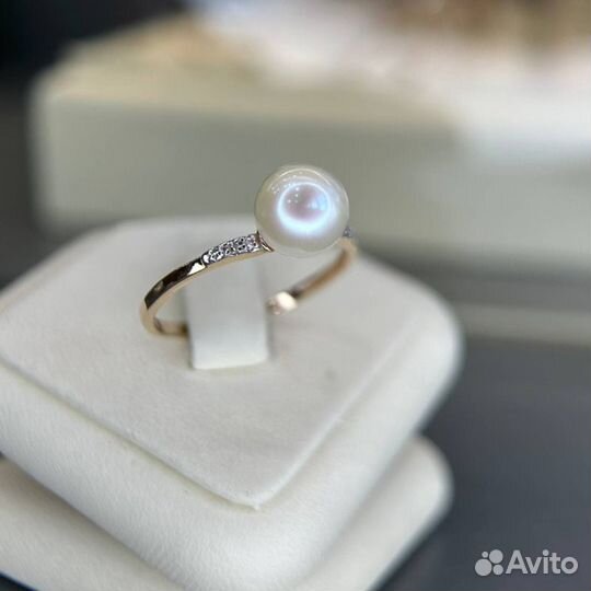 Золотое кольцо с жемчугом 585 проба