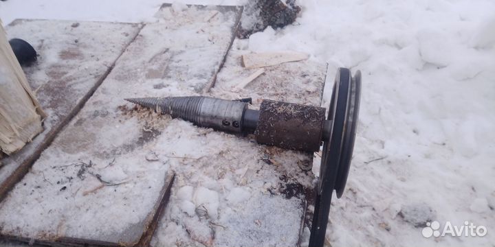 Винтовой дровокол