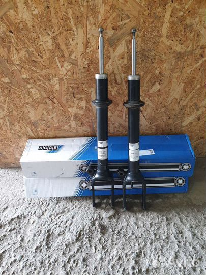 Амортизатор Mercedes ml w164 A1643200130 2 шт