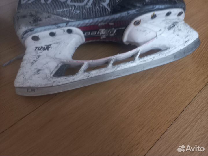 Хоккейные коньки bauer vapor X3.7