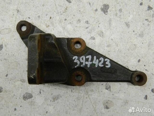 Кронштейн двигателя правый Toyota Avensis T250 200