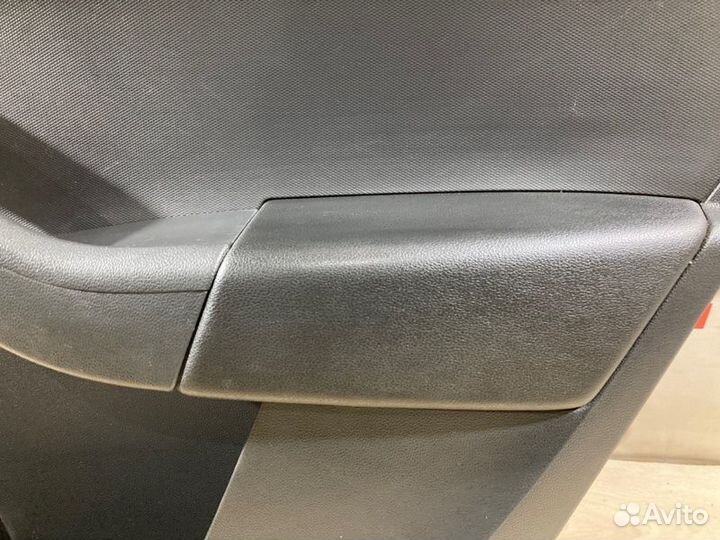 Обшивка боковой двери задняя правая Skoda Rapid