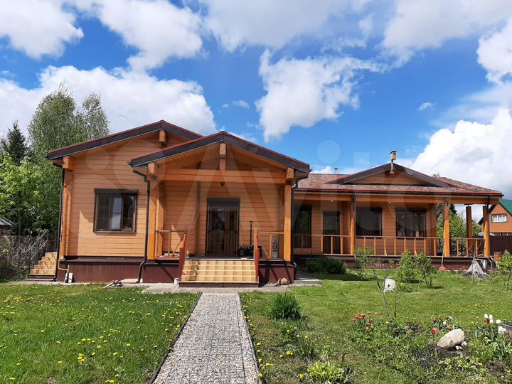 Дом 174,7 м² на участке 12 сот.