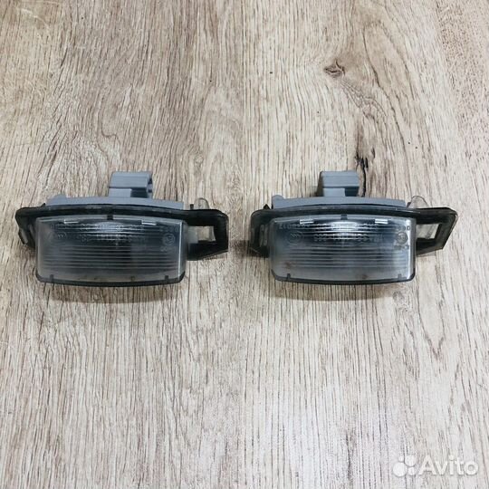 Подсветка номера Mitsubishi Outlander 3