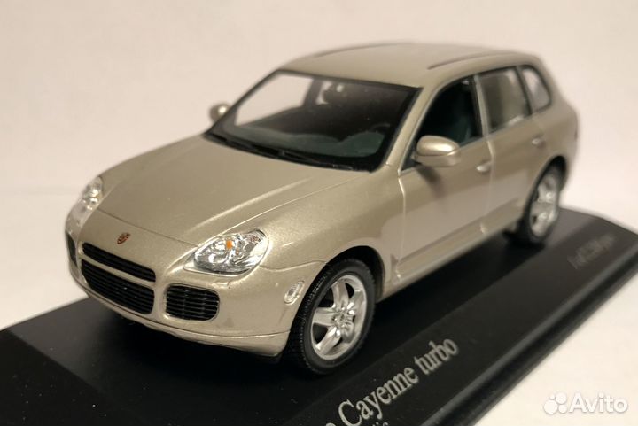 Модель Minichamps 1/43 Porsche Cayenne Turbo