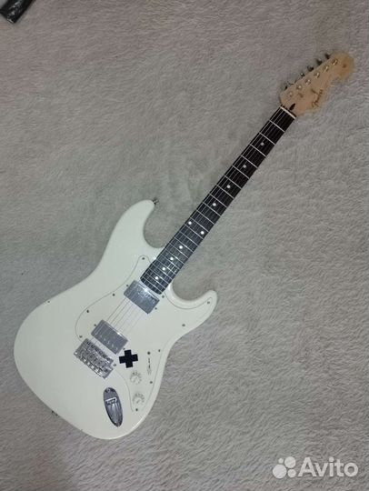 Fender stratocaster электрогитара