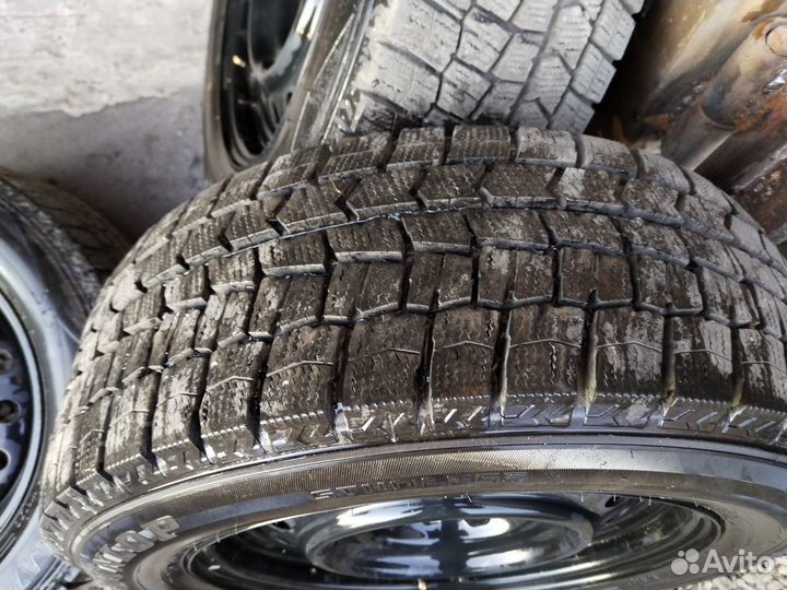 Зимние нешипованные шины Dunlop с дисками215/60R16