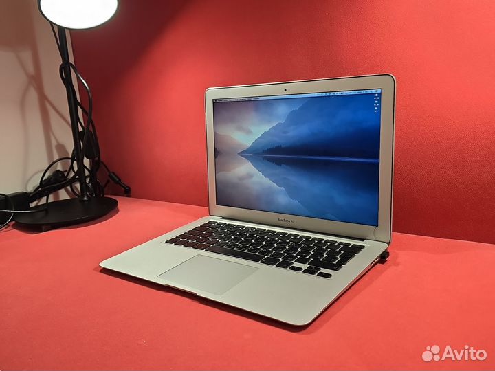 Apple MacBook Air 13 2010 C2D 2Gb 128SSD