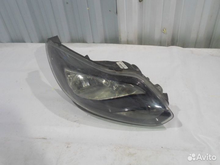 Фара правая ford focus 3