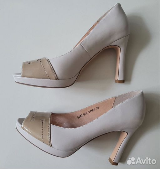 Туфли женские бежевые кожаные (39)