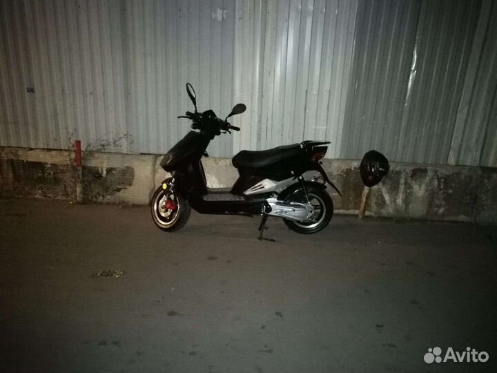 Скутер стелс