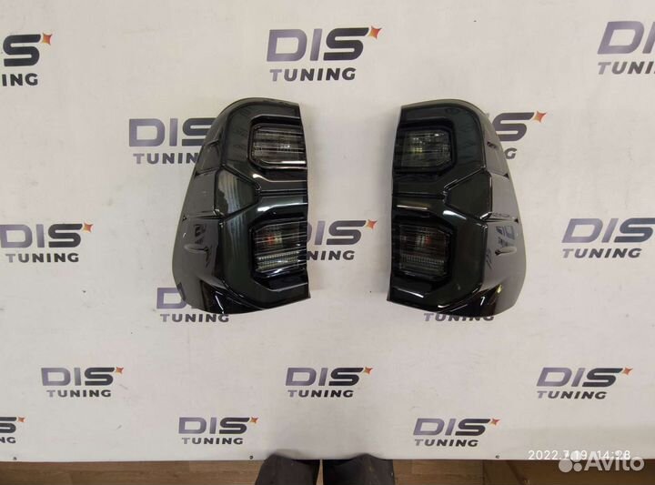Стоп сигналы Toyota Hilux PickUp c 16г стиль 20г