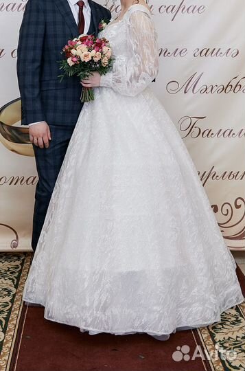 Свадебное платье с длинным рукавом