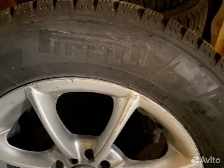 Pirelli Ice Zero 195/65 R15