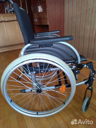 Инвалидная коляска