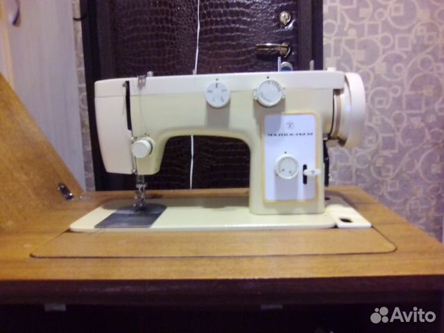 Швейная машинка чайка 142 м ножная в тумбе. Авито машинка чайка 142м. Aurora s-7300d-403. Швейные машины йошкар ола. Швейные машинки на авито марий эл.